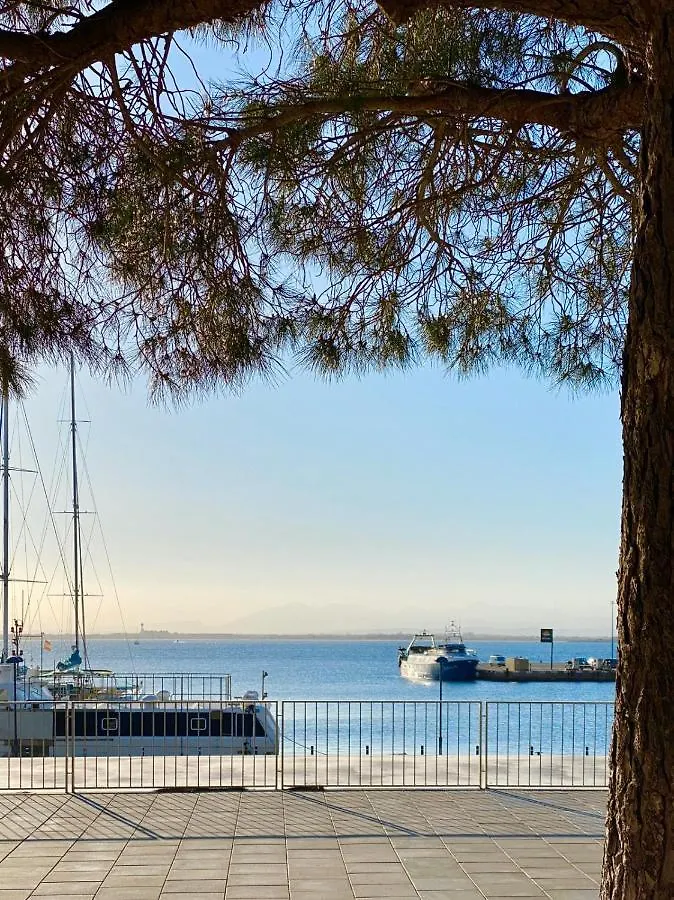 Appartement Devant La Plage Roses Spain