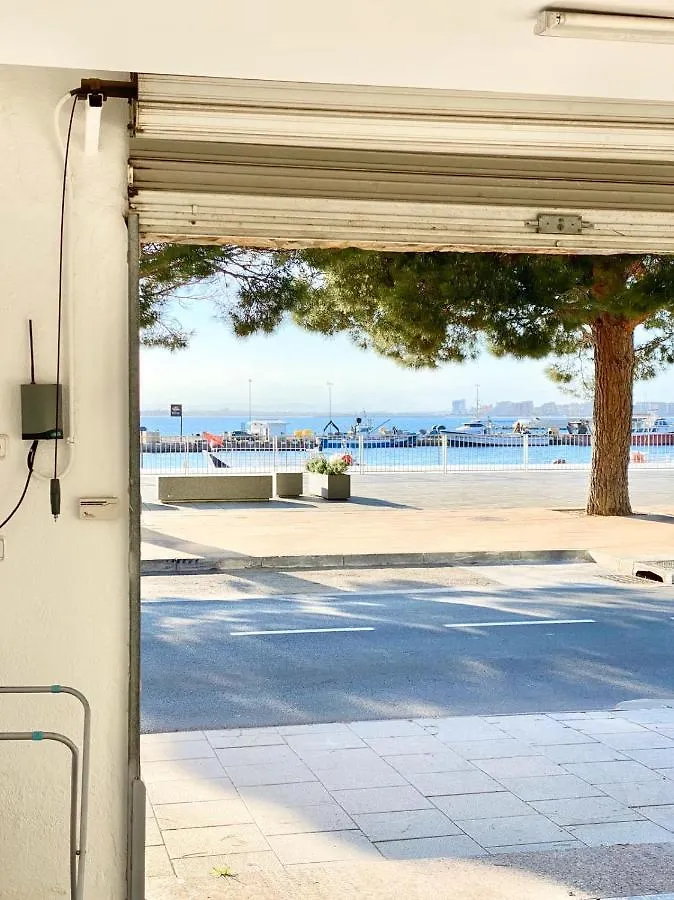 Appartement Devant La Plage Roses 0*,  Spain