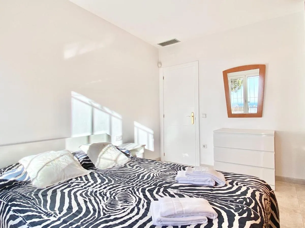 Apartment Appartement Devant La Plage Roses Spain