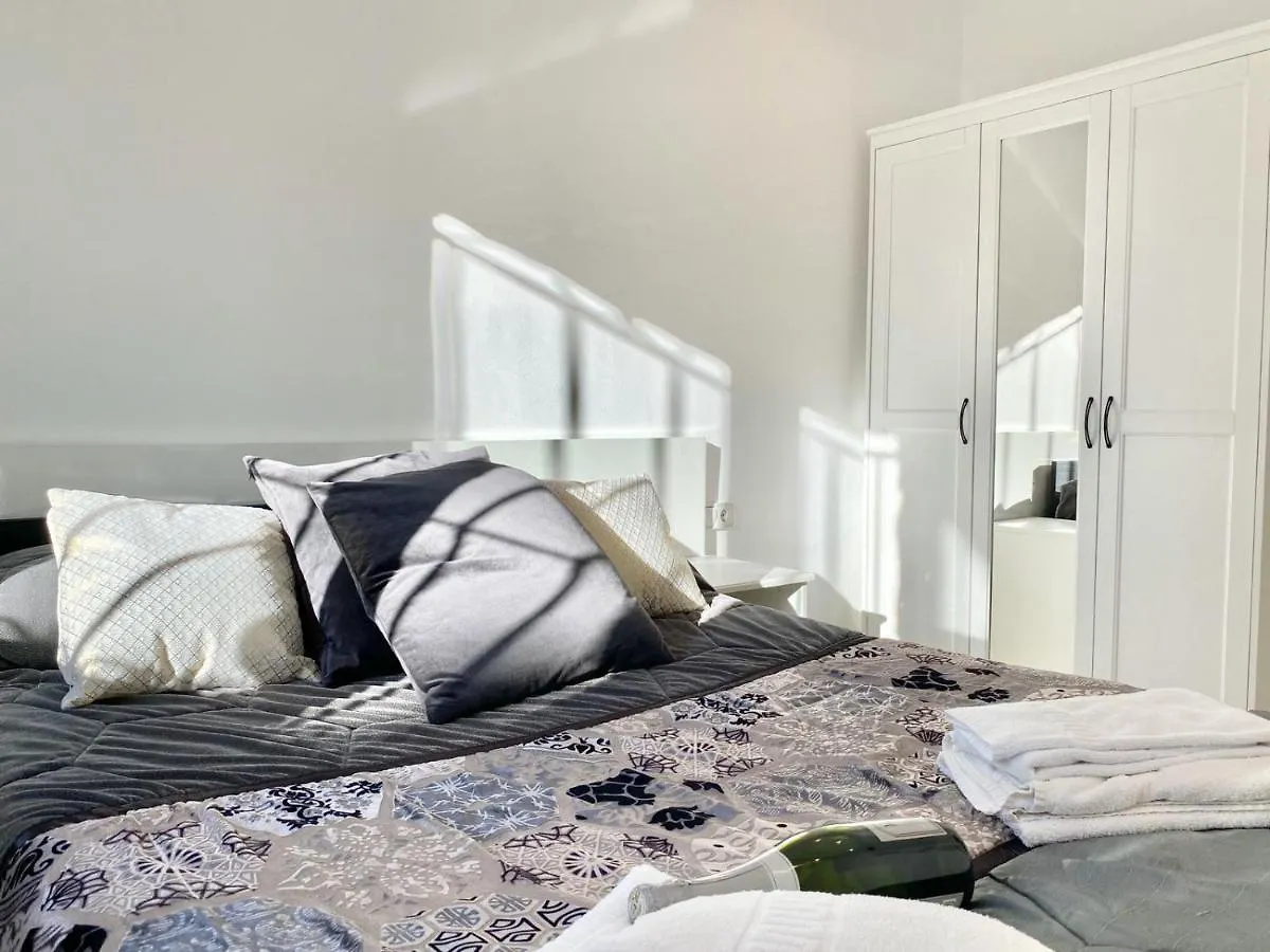 Appartement Devant La Plage Roses Spain