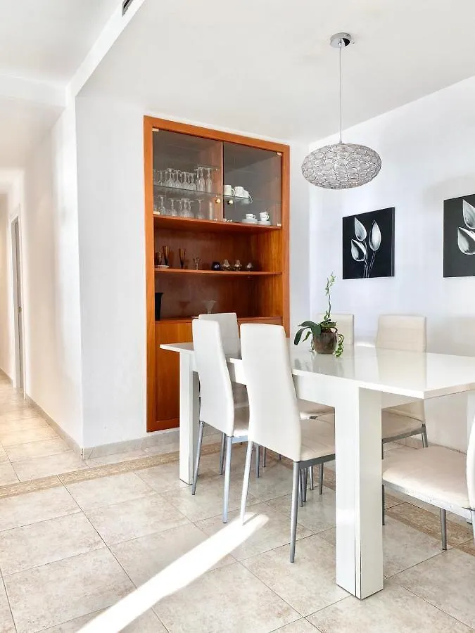 아파트 Appartement Devant La Plage 로지즈 스페인
