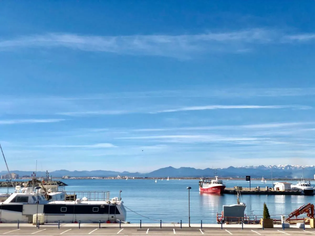 Appartement Devant La Plage Roses Apartment